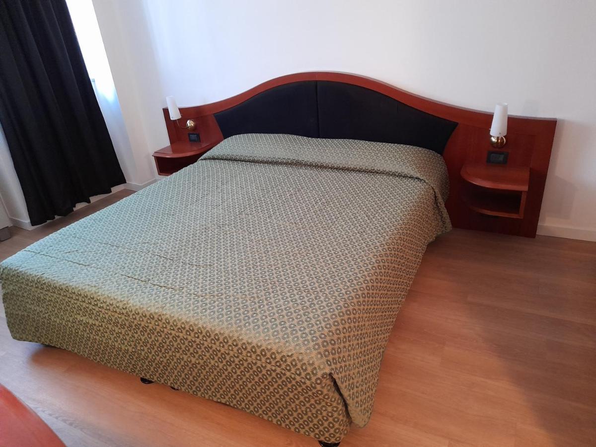 Hotel Donizetti Lallio Dış mekan fotoğraf