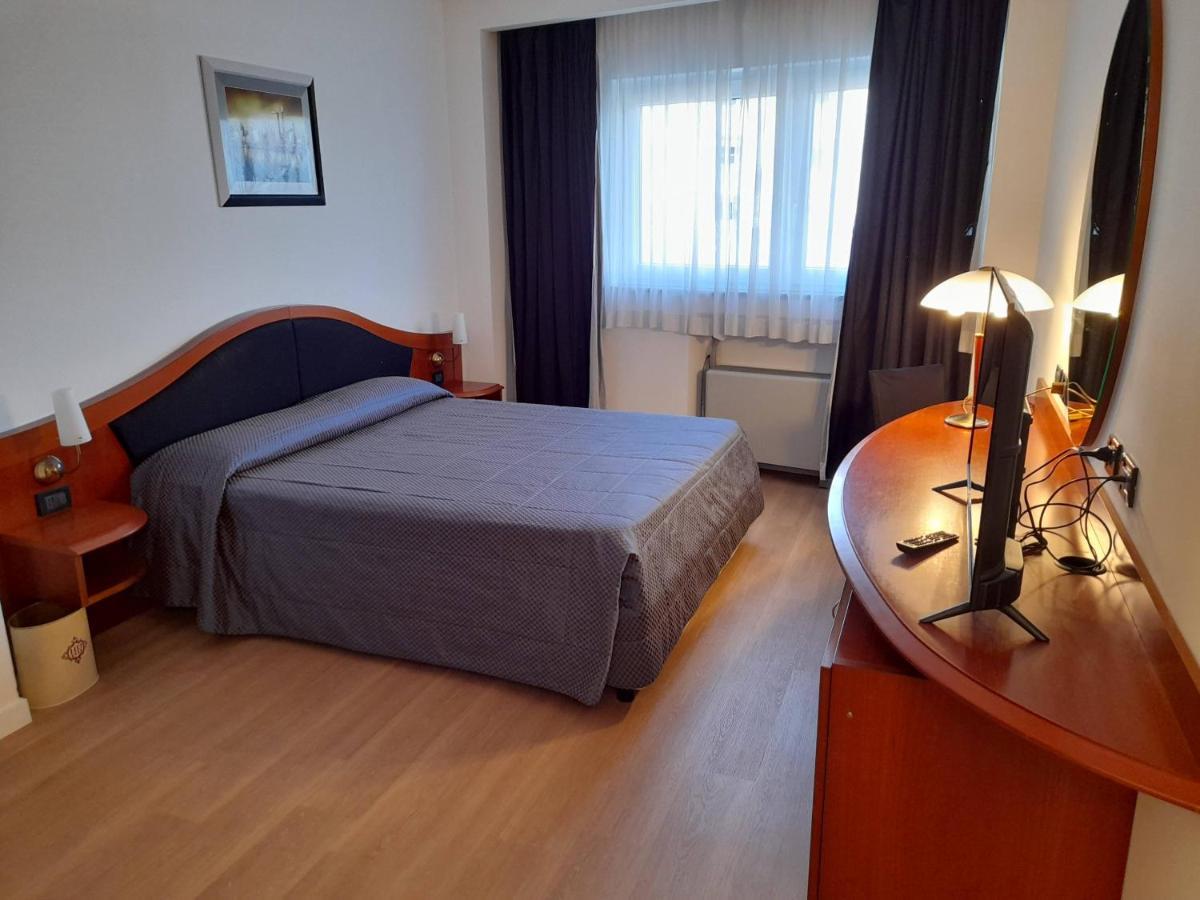 Hotel Donizetti Lallio Dış mekan fotoğraf