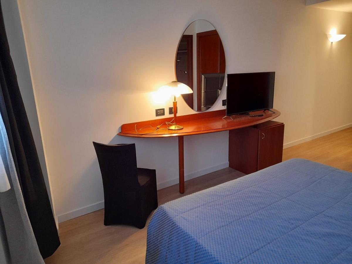 Hotel Donizetti Lallio Dış mekan fotoğraf